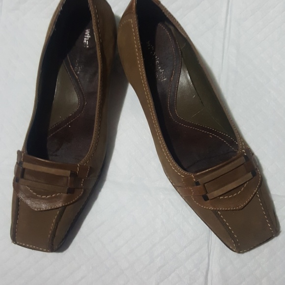 What's what by aerosoles size 6.5 - Picture 1 of 5